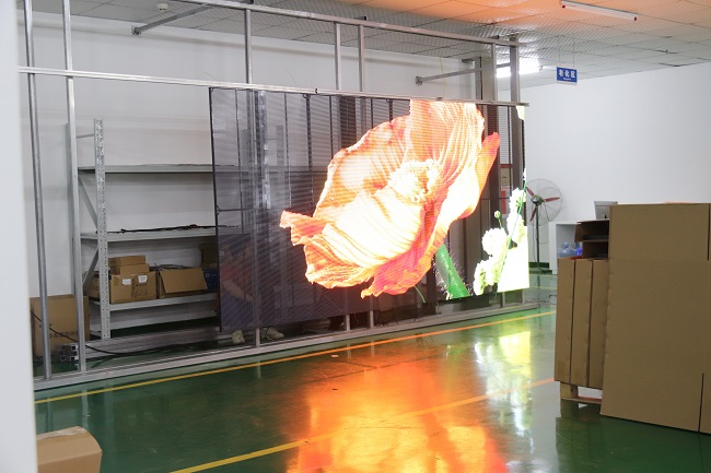 華邦瀛LED透明屏老化實拍圖 華邦瀛LED透明屏老化實拍圖